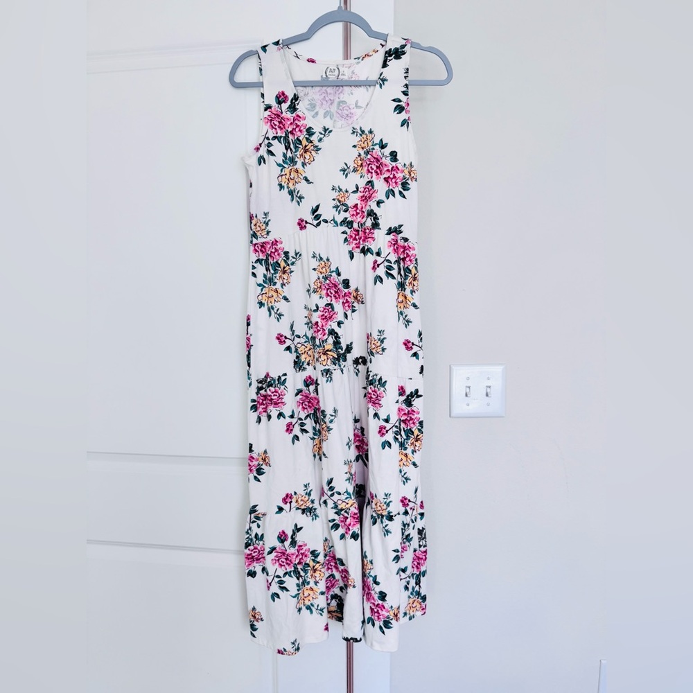 Floral Maxi Dress - Picture 7 of 9